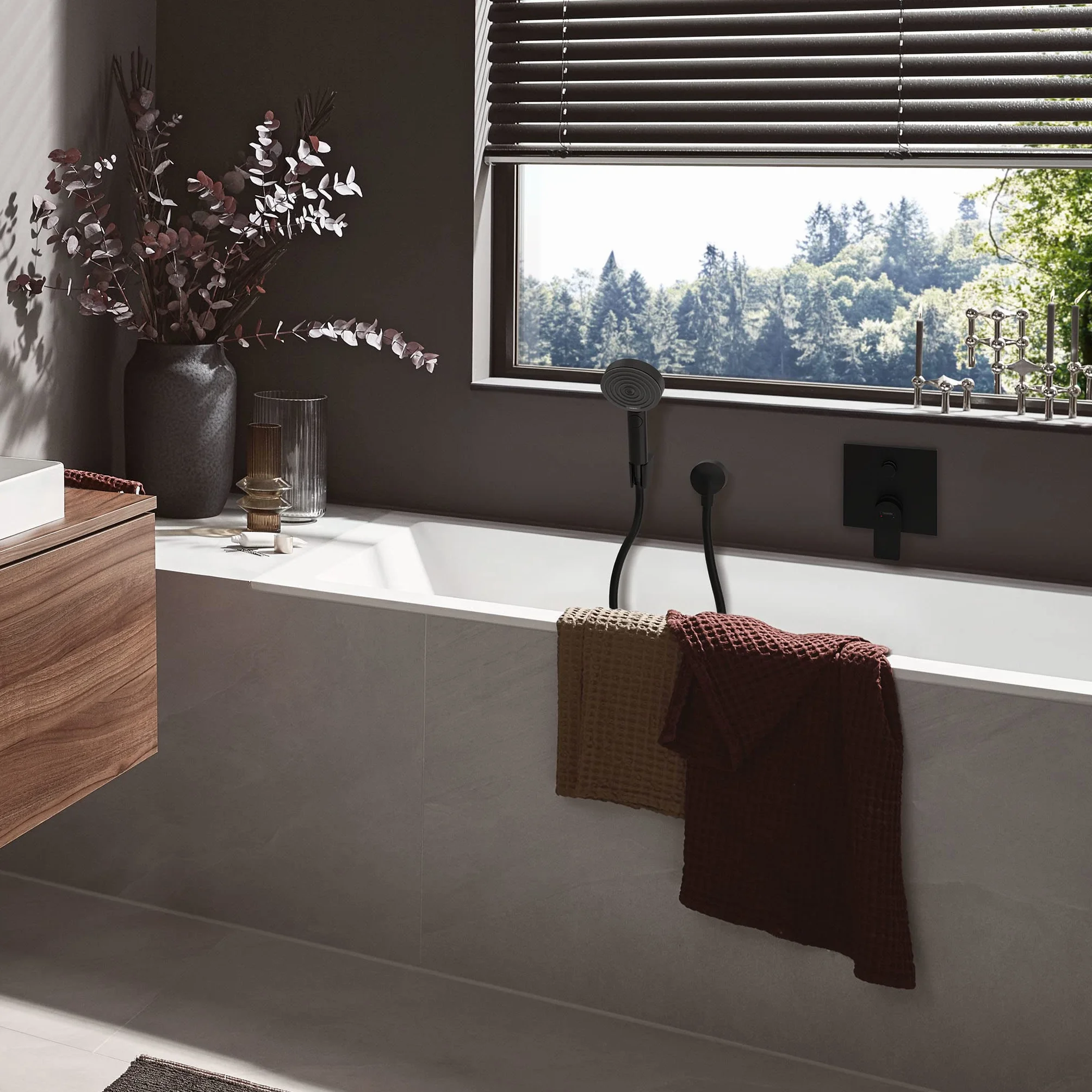 hansgrohe Pulsify Select S Punktowy zestaw prysznicowy 105 3-strumieniowa Relaxation z wężem 125 cm, czarny matowy, 24302670